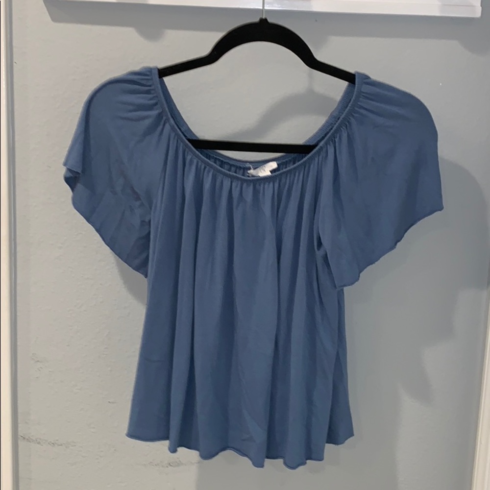 Off or on the shoulder blue blouse!
